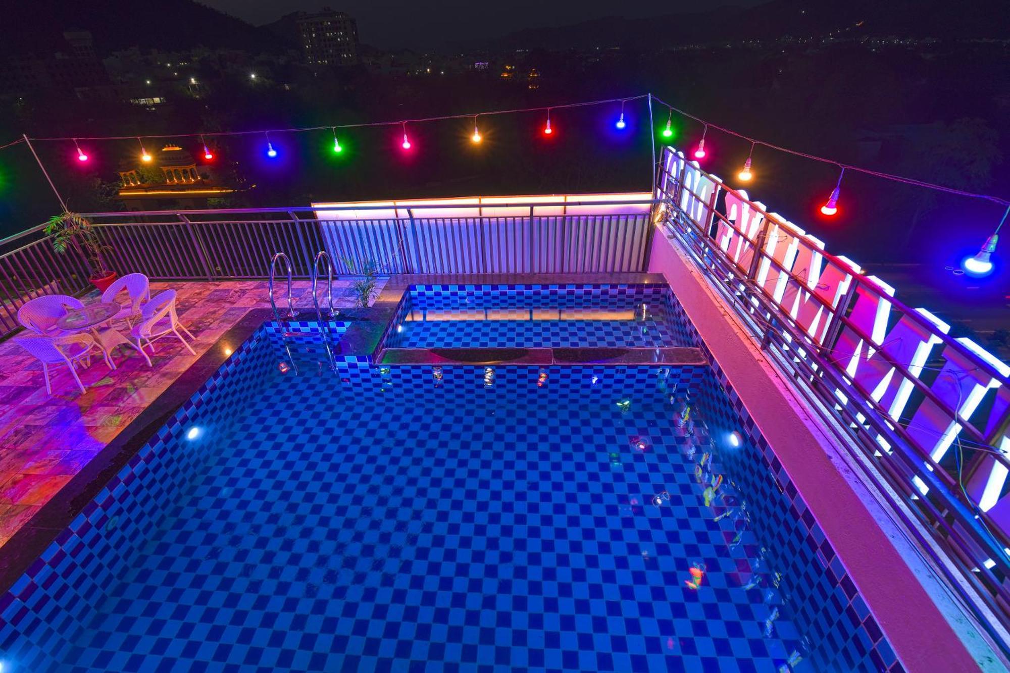 Hotel Remark Udaipur Exterior photo